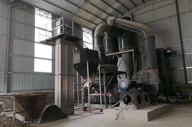 碳化硅磨粉机生产现场