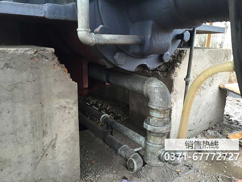 破碎机固定齿板更换